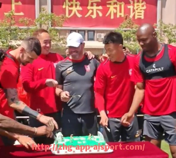 爱体育app-沃特福德足球队在英超的表现及俱乐部发展历史