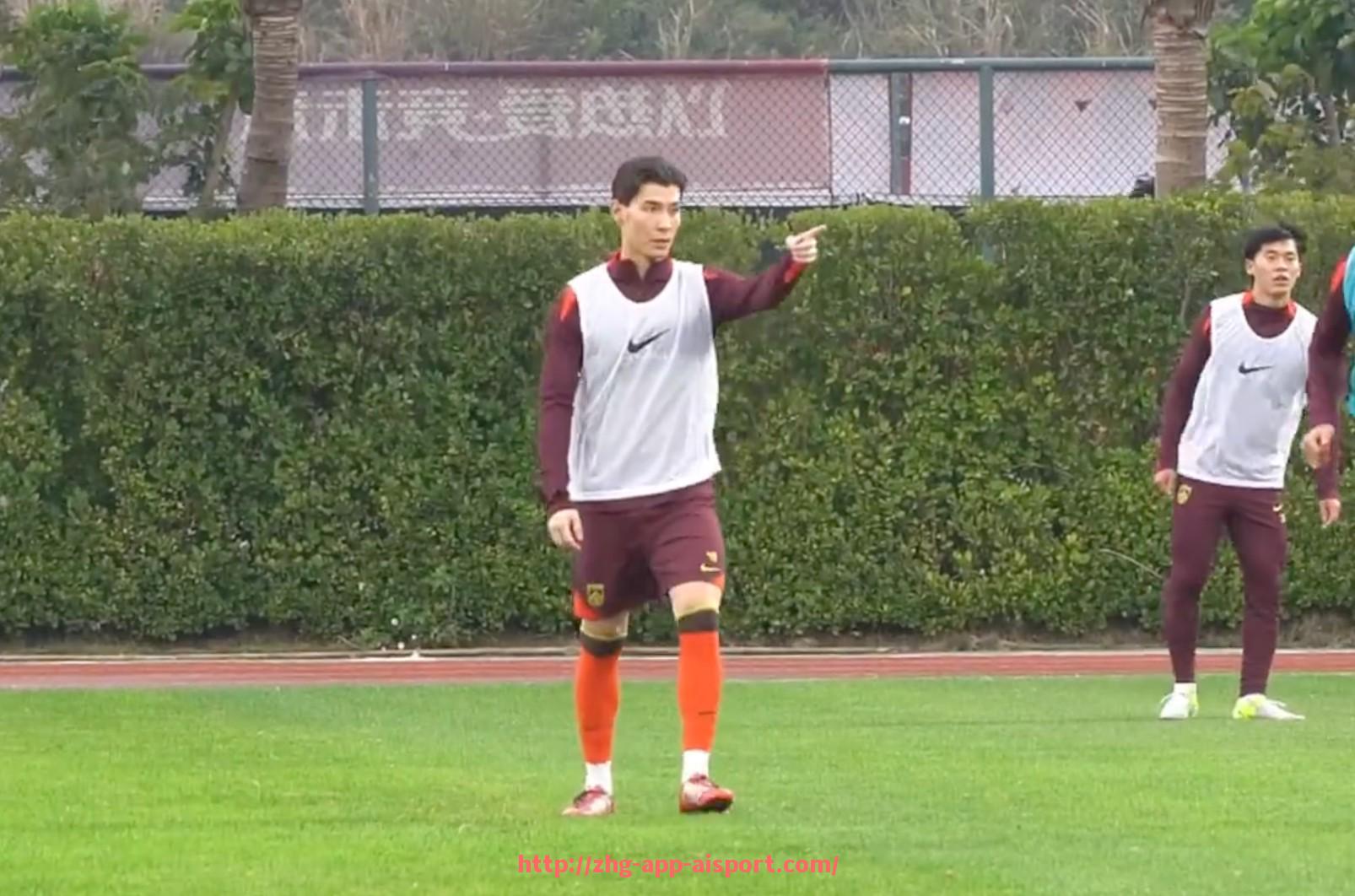 爱体育app-世俱杯主流解说嘉宾风格特色及相关争议事件对比研究