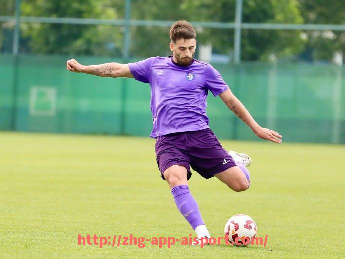 爱体育app-世俱杯比赛精彩回放精选：经典进球与关键瞬间回顾