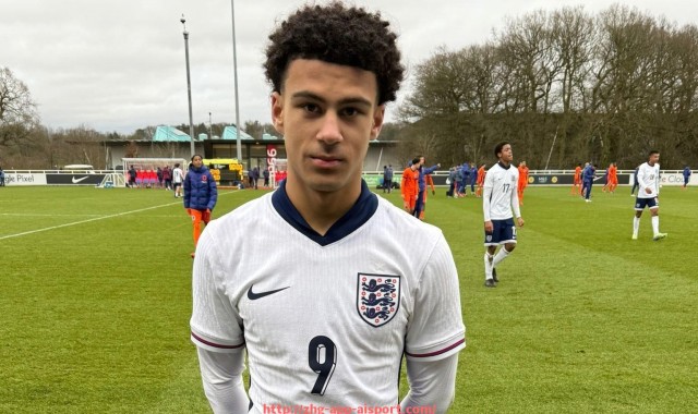 爱体育app-德甲球队队徽重制项目与设计变化