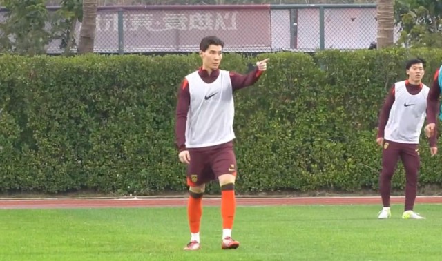 爱体育app-世俱杯主流解说嘉宾风格特色及相关争议事件对比研究